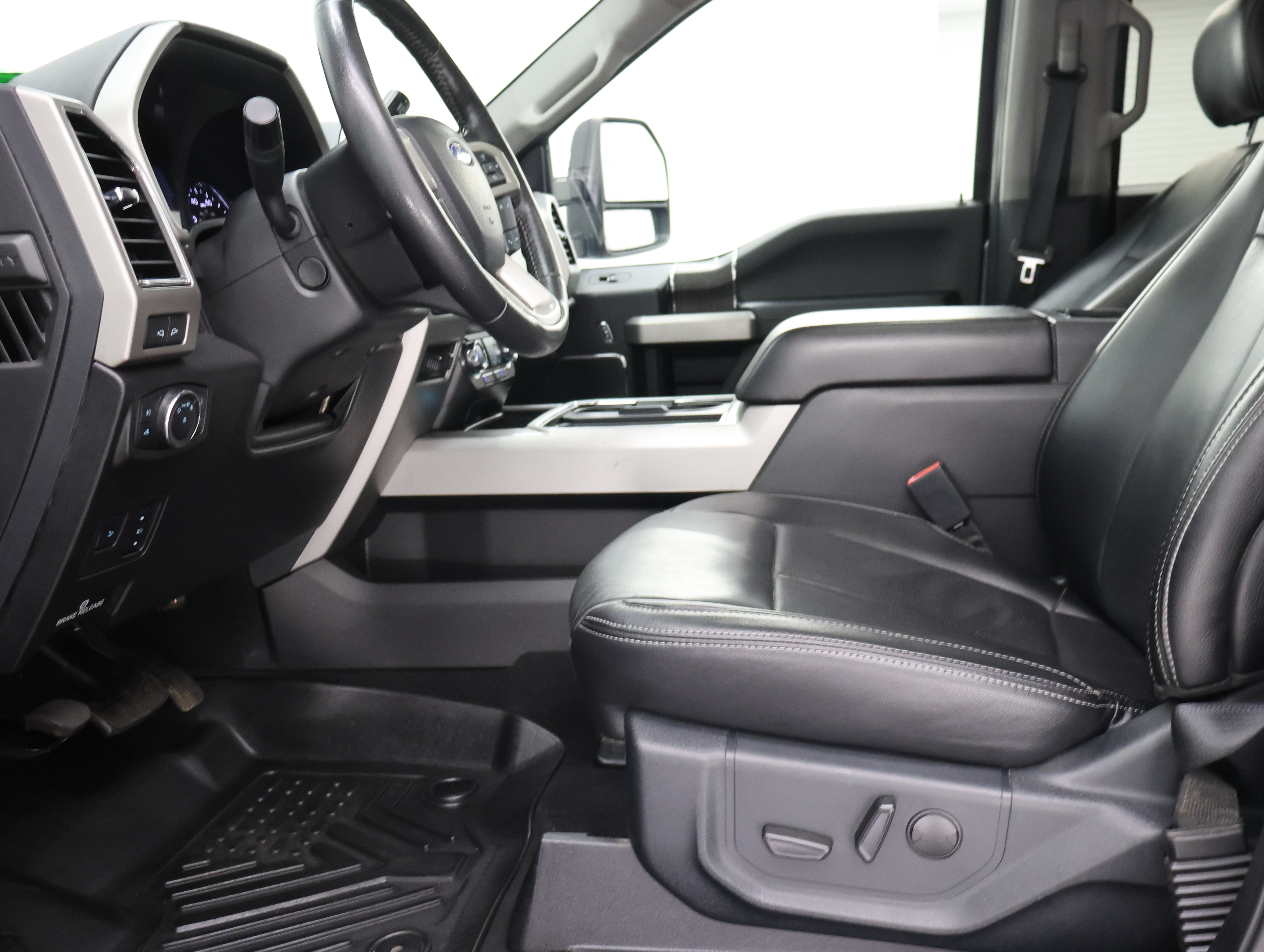 Used 2021 Ford F250 Lariat AWD/4WD image 8