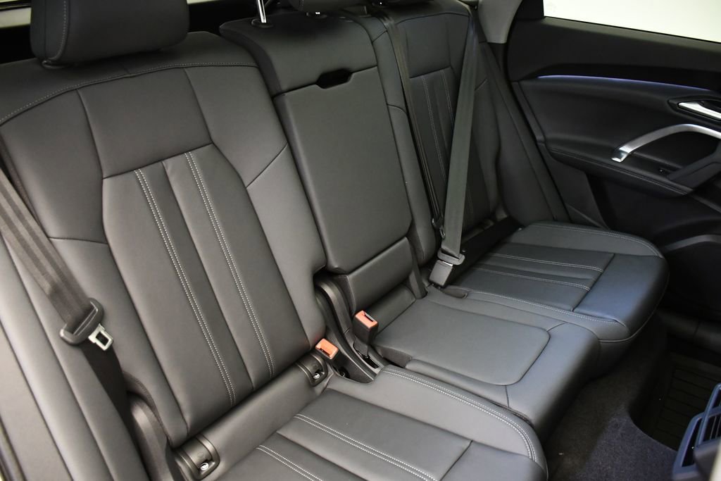 Used 2025 Audi Q5 Premium w/ Convenience Package image 53