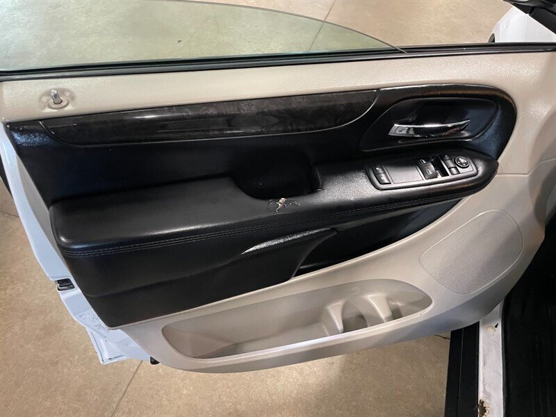 Used 2014 RAM C/V Tradesman FWD image 19