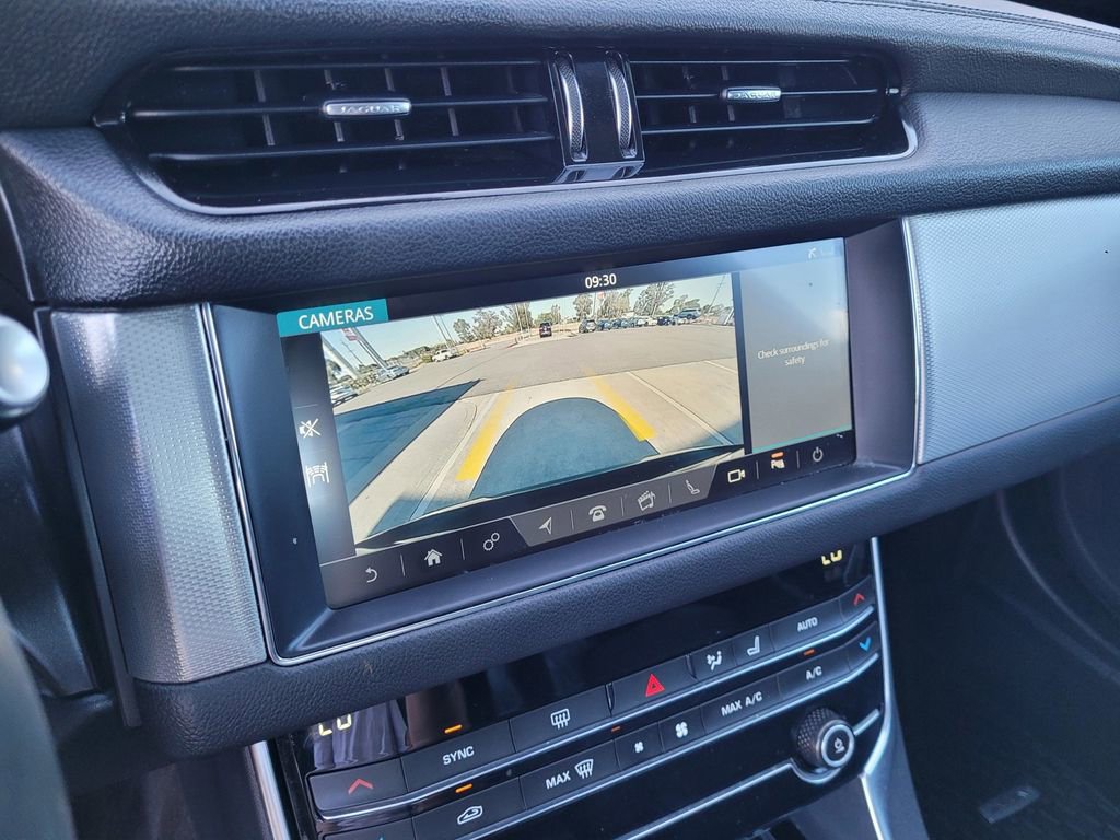 Used 2019 Jaguar XF Prestige image 14