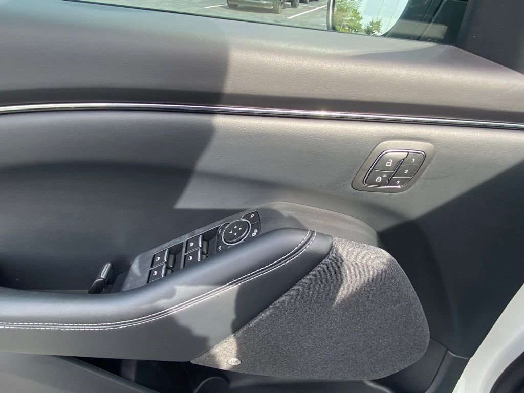 Certified 2022 Ford Mustang Mach-E Premium image 11