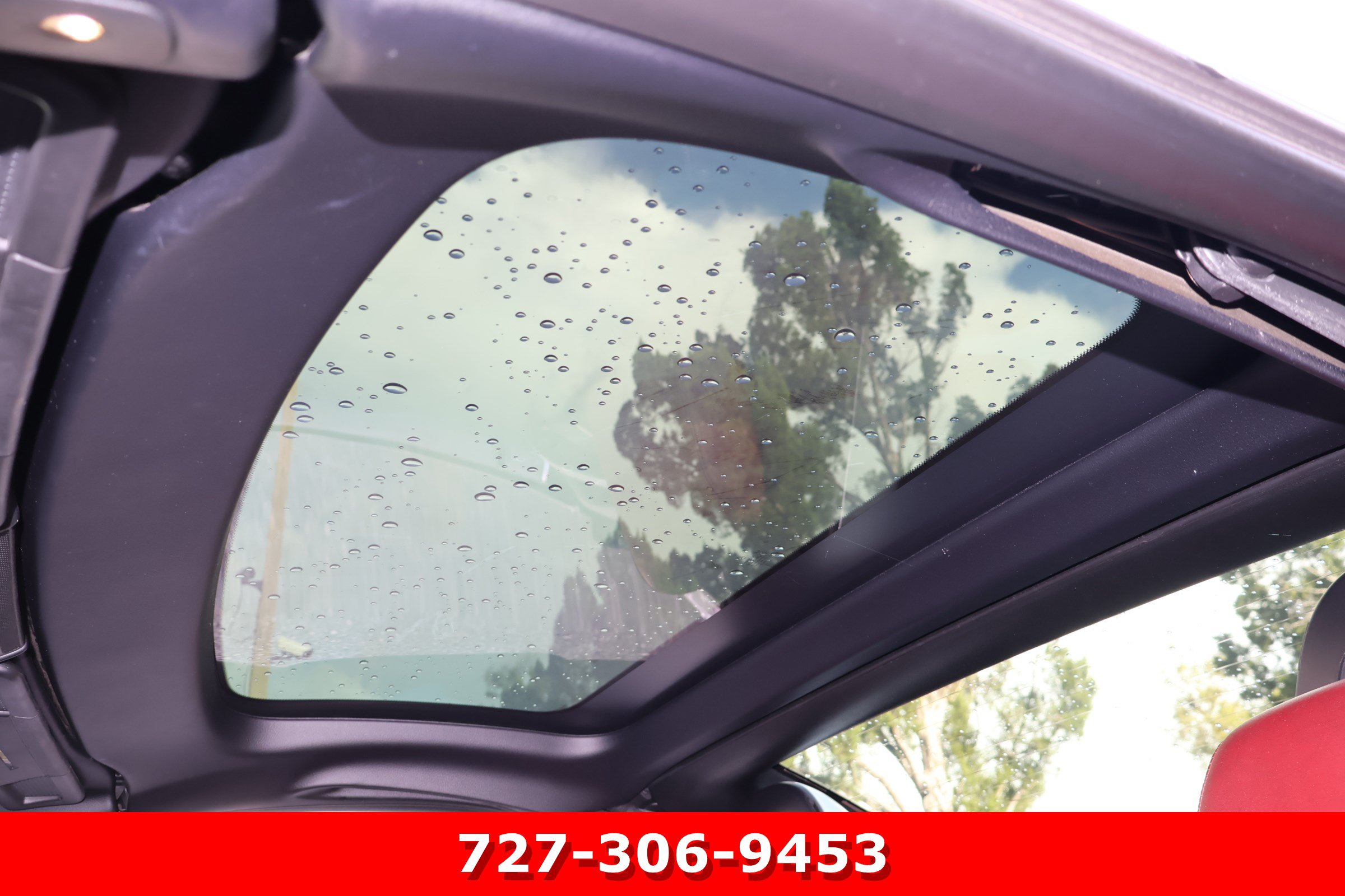 Used 2016 Mercedes-Benz SLK 300 image 4