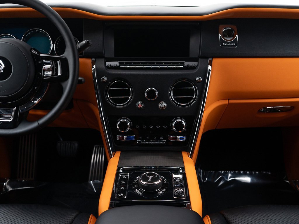 Certified 2024 Rolls-Royce Cullinan image 36