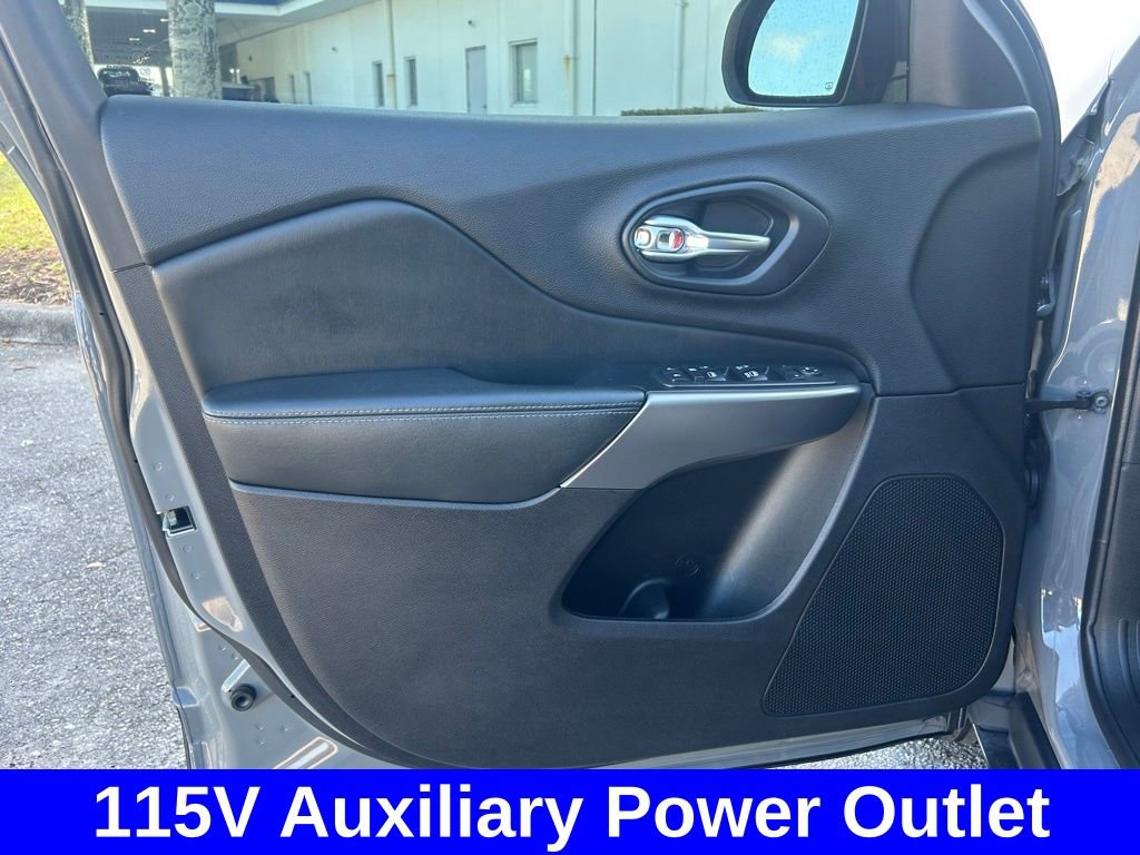 Used 2020 Jeep Cherokee Latitude Plus w/ Comfort/Convenience Group image 37