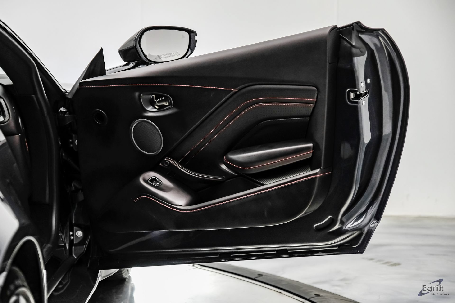 Used 2023 Aston Martin V12 Vantage RWD image 85