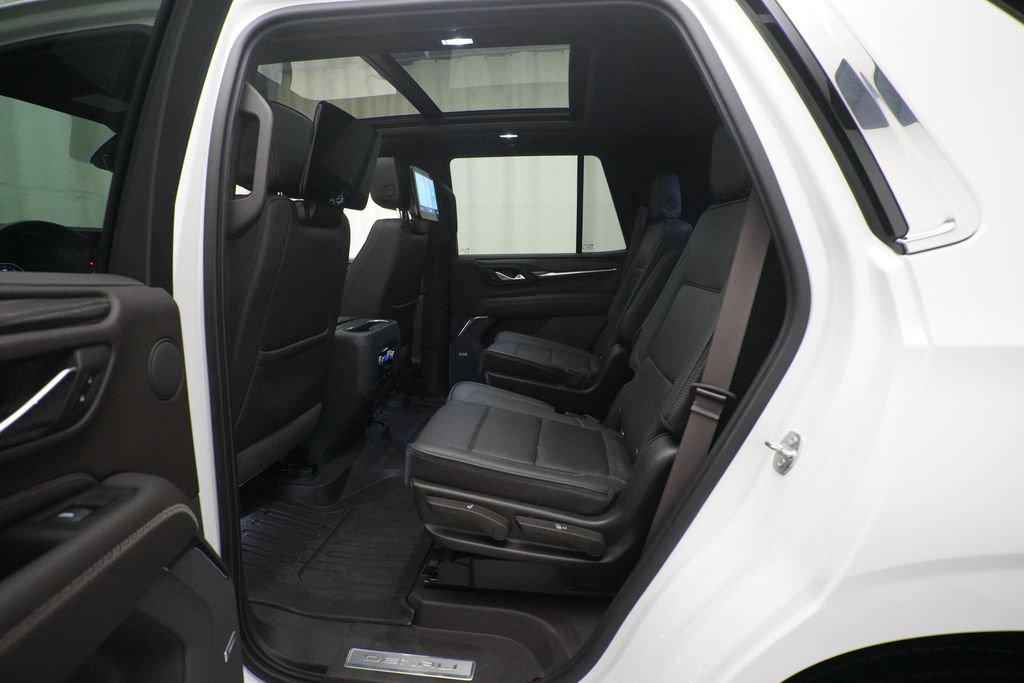 Used 2021 GMC Yukon Denali w/ Denali Premium Package AWD/4WD image 16