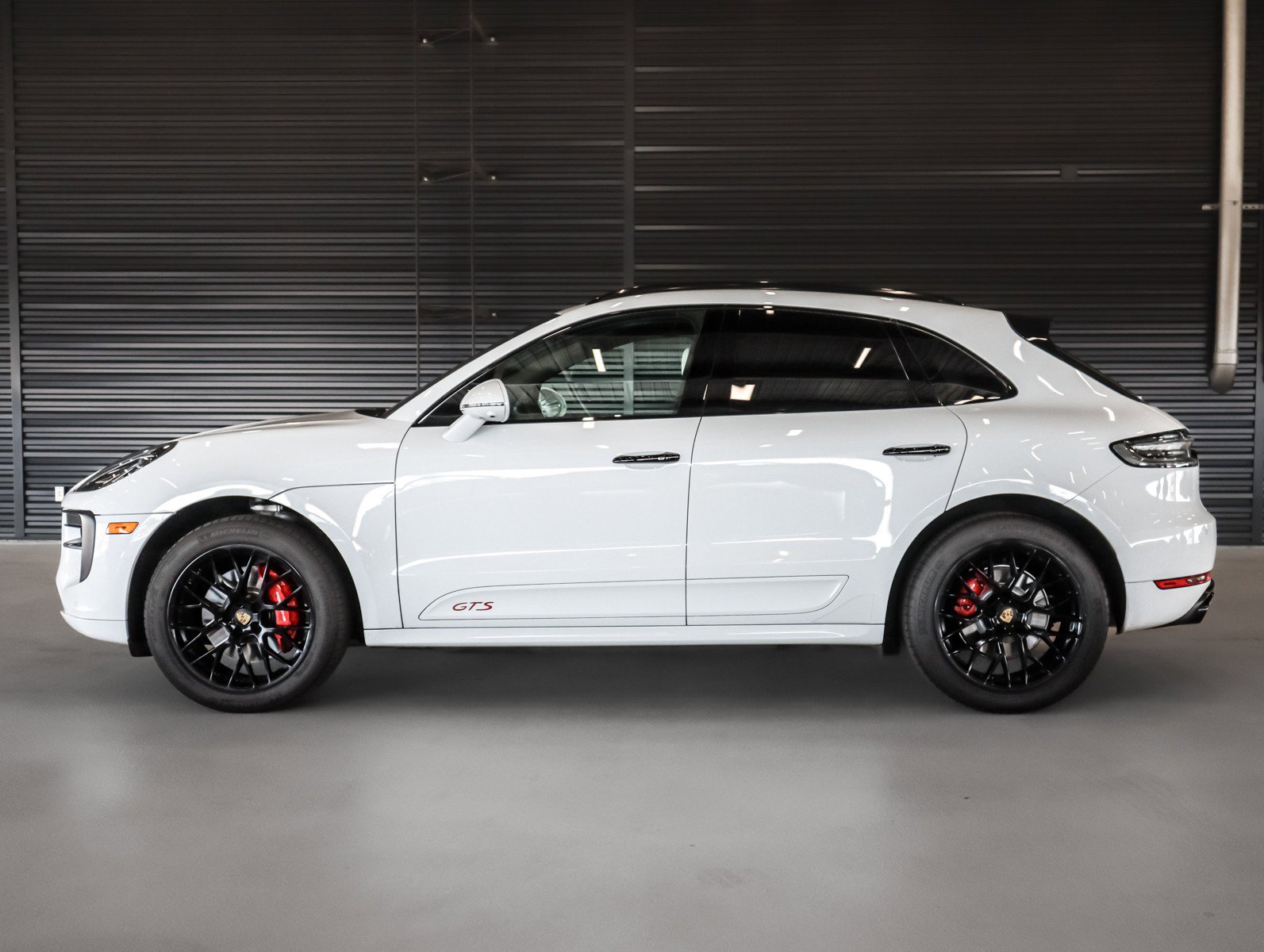 Certified 2021 Porsche Macan GTS AWD/4WD image 2