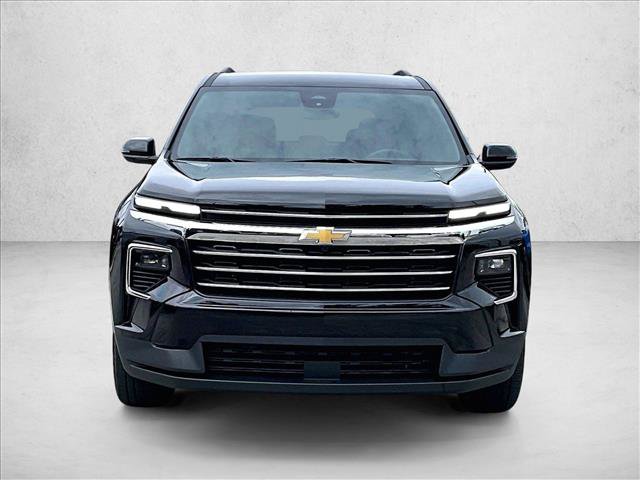Used 2025 Chevrolet Traverse LT FWD image 3