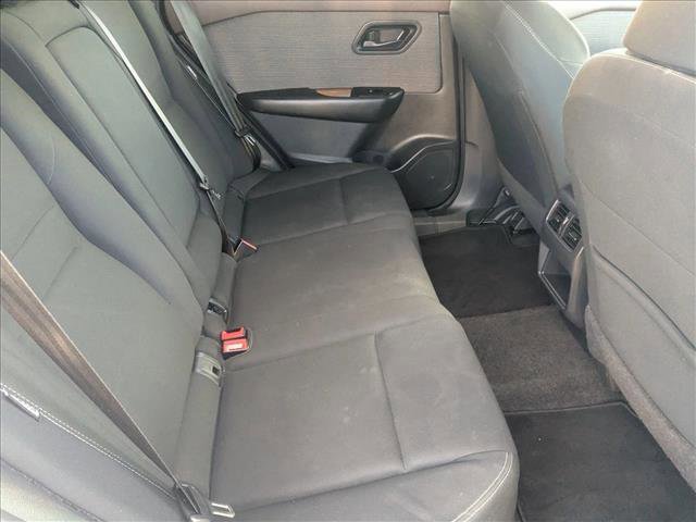 Used 2023 Nissan Rogue S image 19