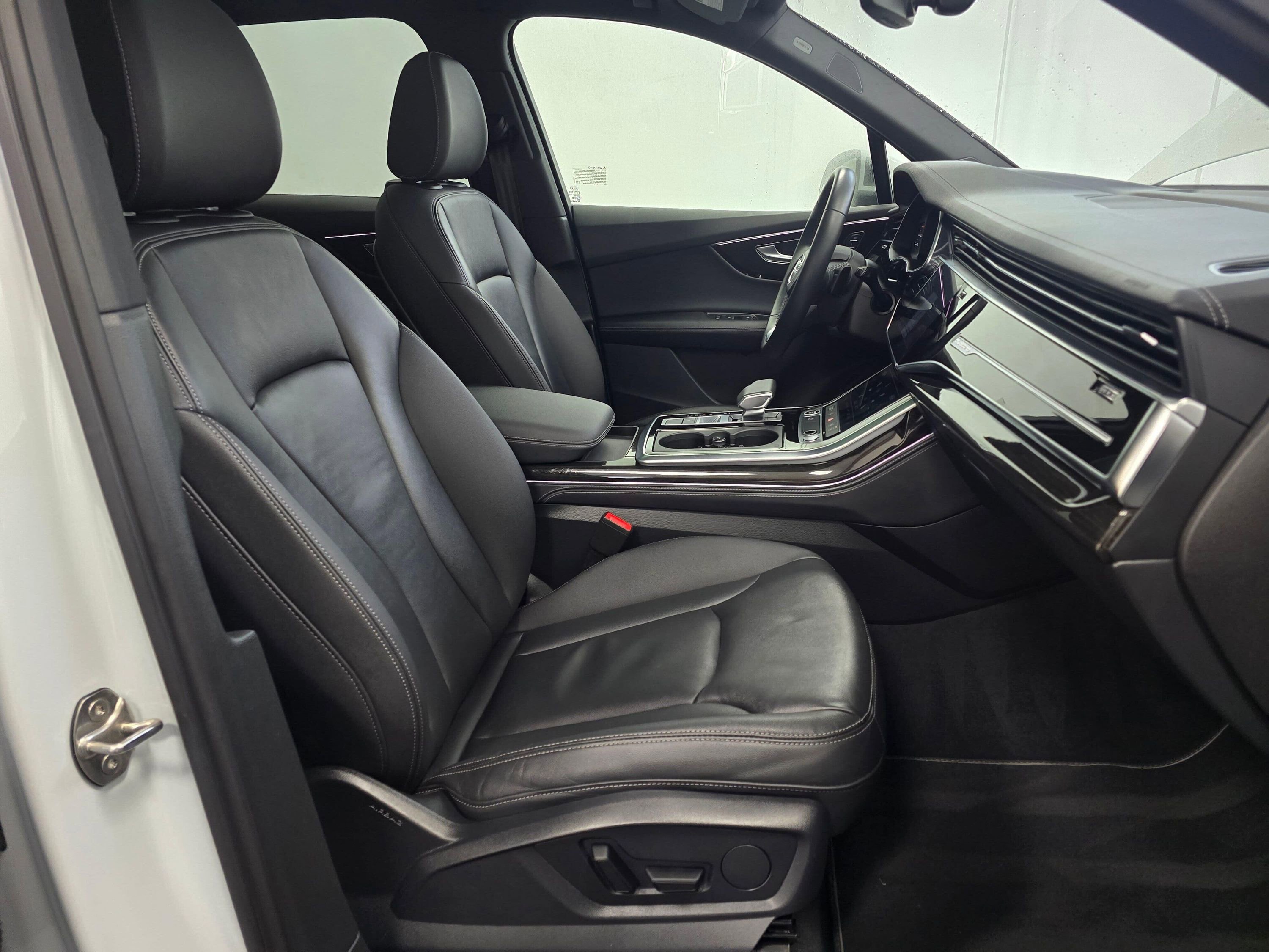 Used 2025 Audi Q7 3.0T Premium Plus image 27