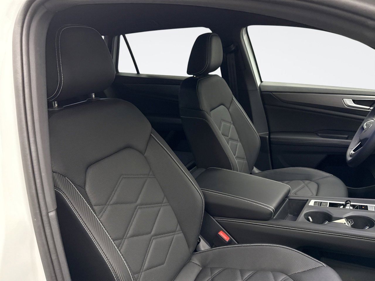 Used 2024 Volkswagen Atlas Cross Sport SE image 16