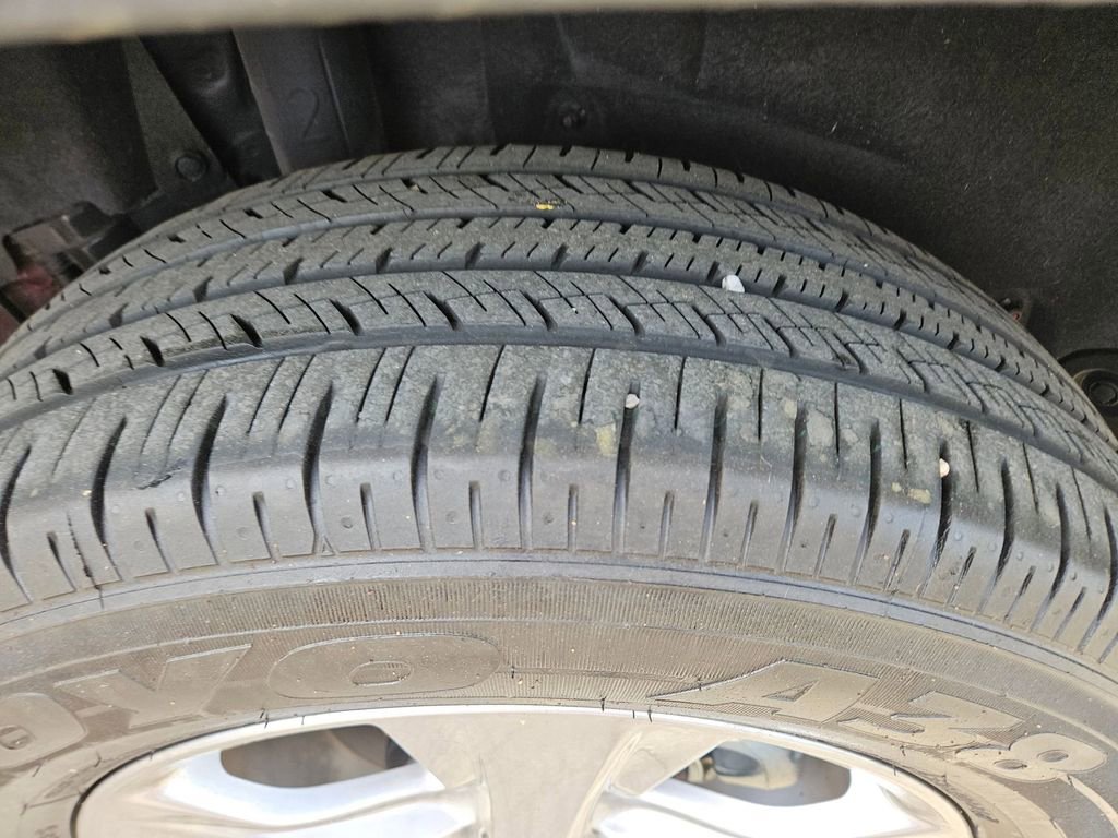 Used 2025 Toyota RAV4 XLE image 26