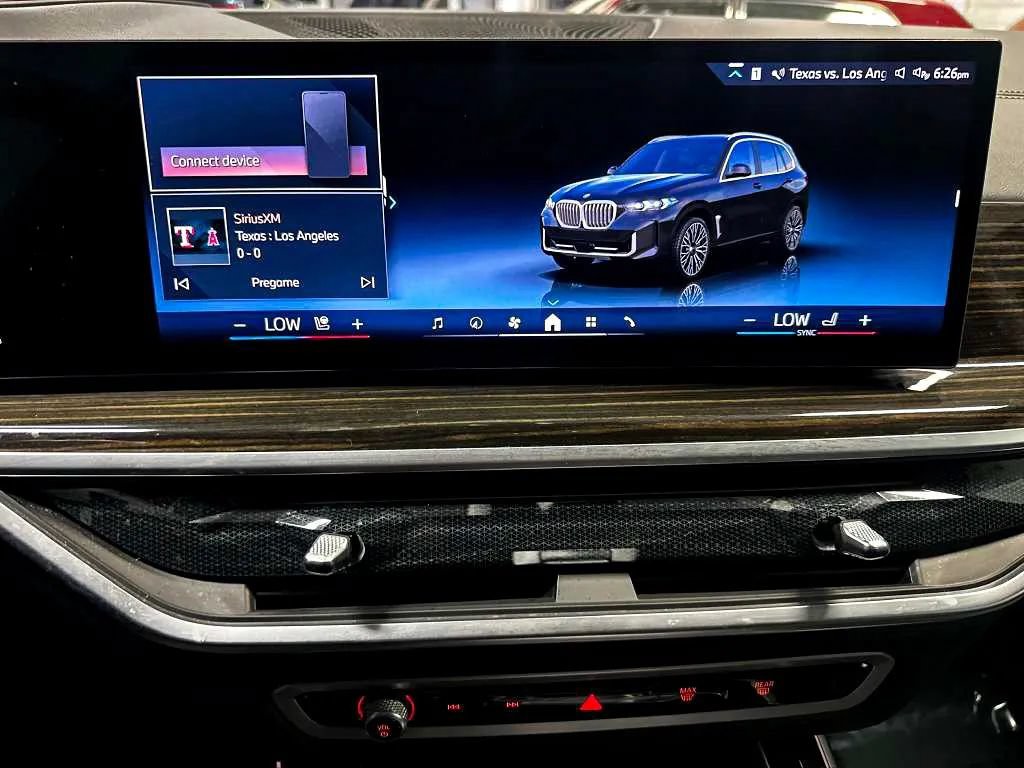 Used 2024 BMW X5 xDrive40i w/ Premium Package AWD/4WD image 32
