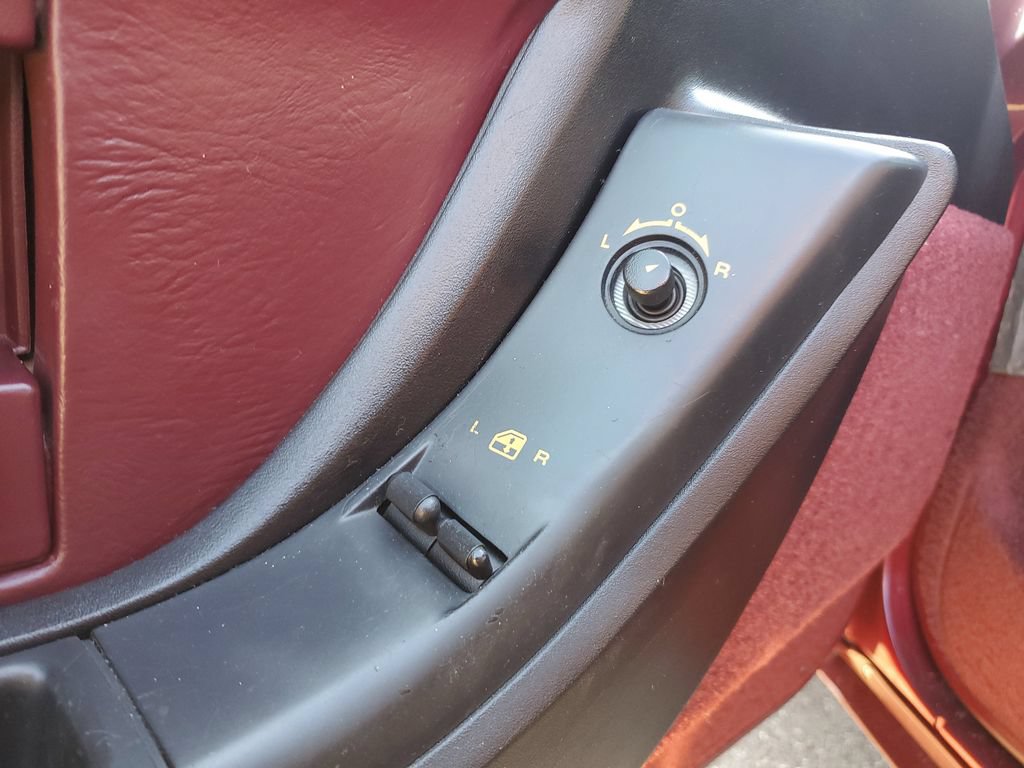 Used 1993 Chevrolet Corvette Convertible RWD image 12