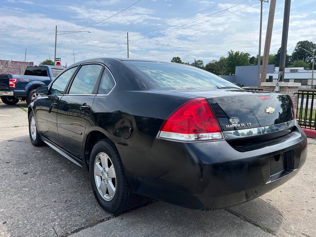 Used 2010 Chevrolet Impala LT FWD image 8