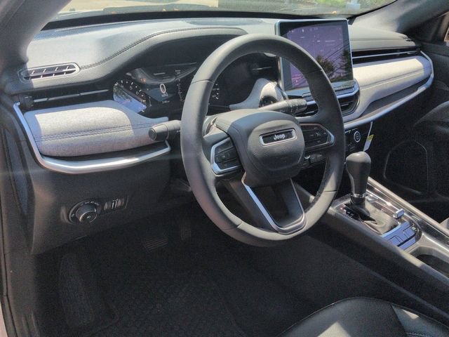 Used 2024 Jeep Compass Latitude w/ Convenience Group AWD/4WD image 12