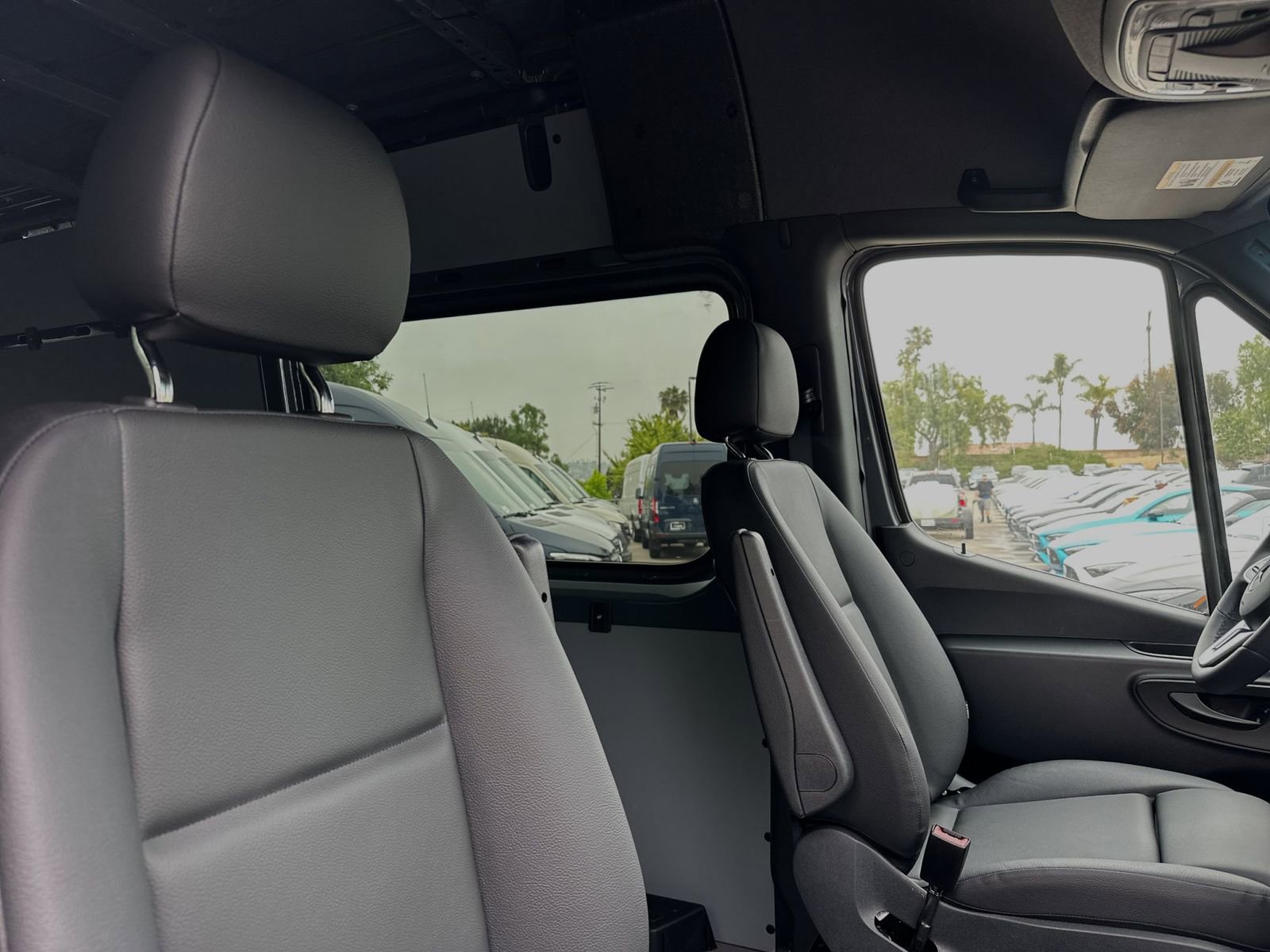 Used 2024 Mercedes-Benz Sprinter 2500 image 18