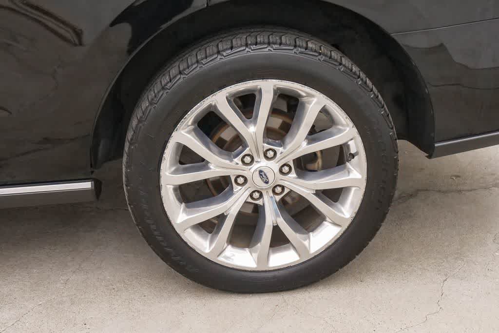 Used 2019 Ford Expedition Limited w/ Equipment Group 302A AWD/4WD image 6