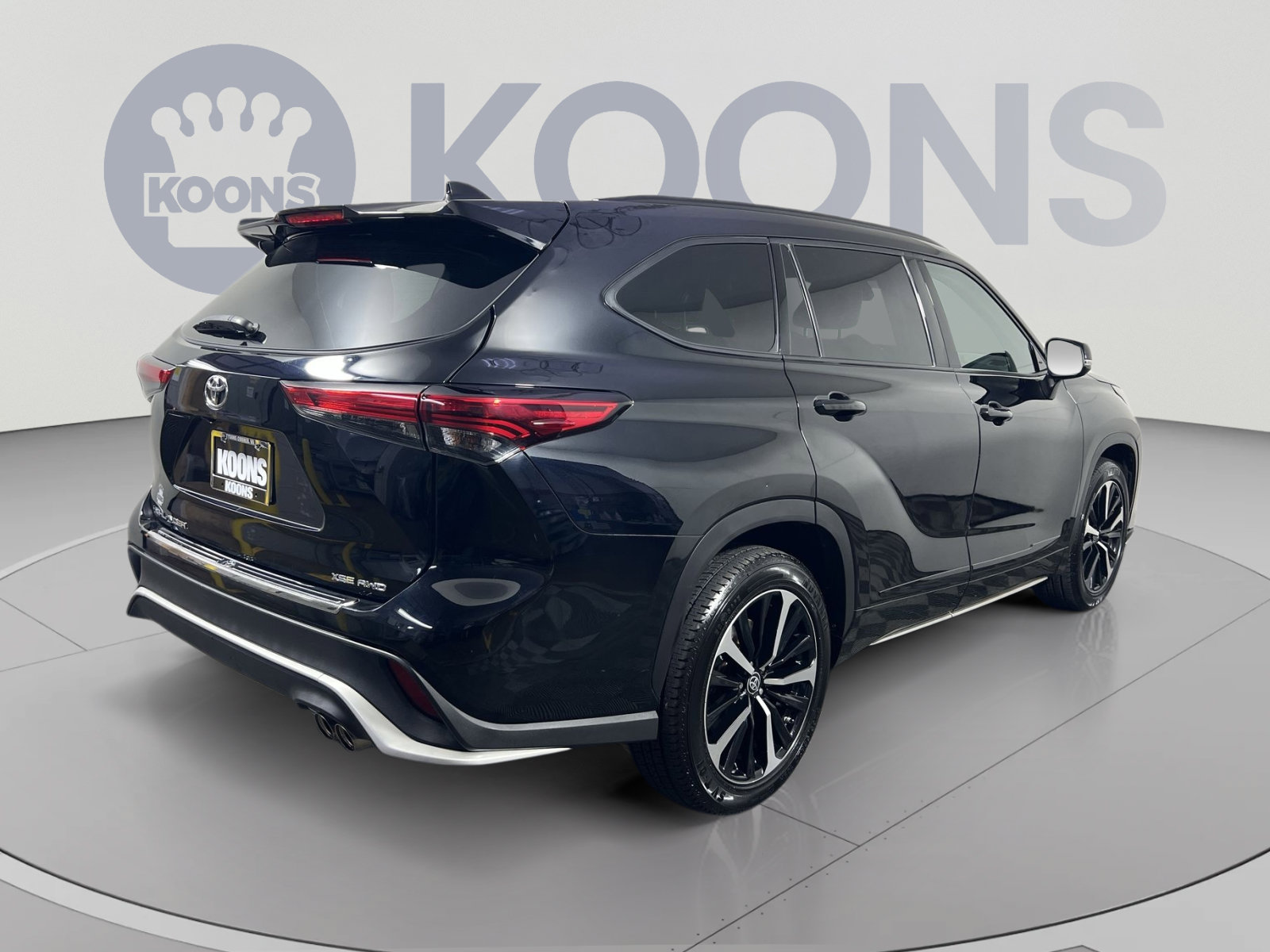 Used 2022 Toyota Highlander XSE AWD/4WD image 11