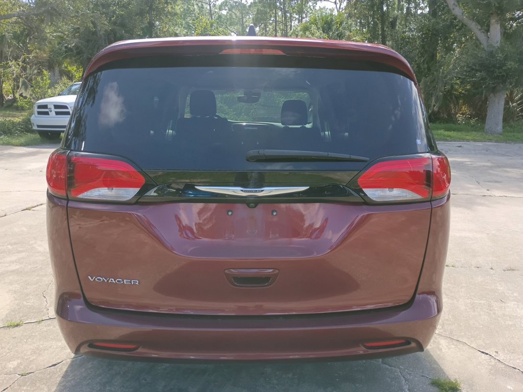 Certified 2023 Chrysler Voyager LX FWD image 6