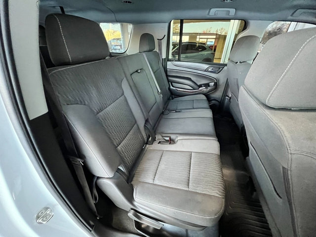 Used 2017 GMC Yukon XL SLE w/ SLE Value Package image 25