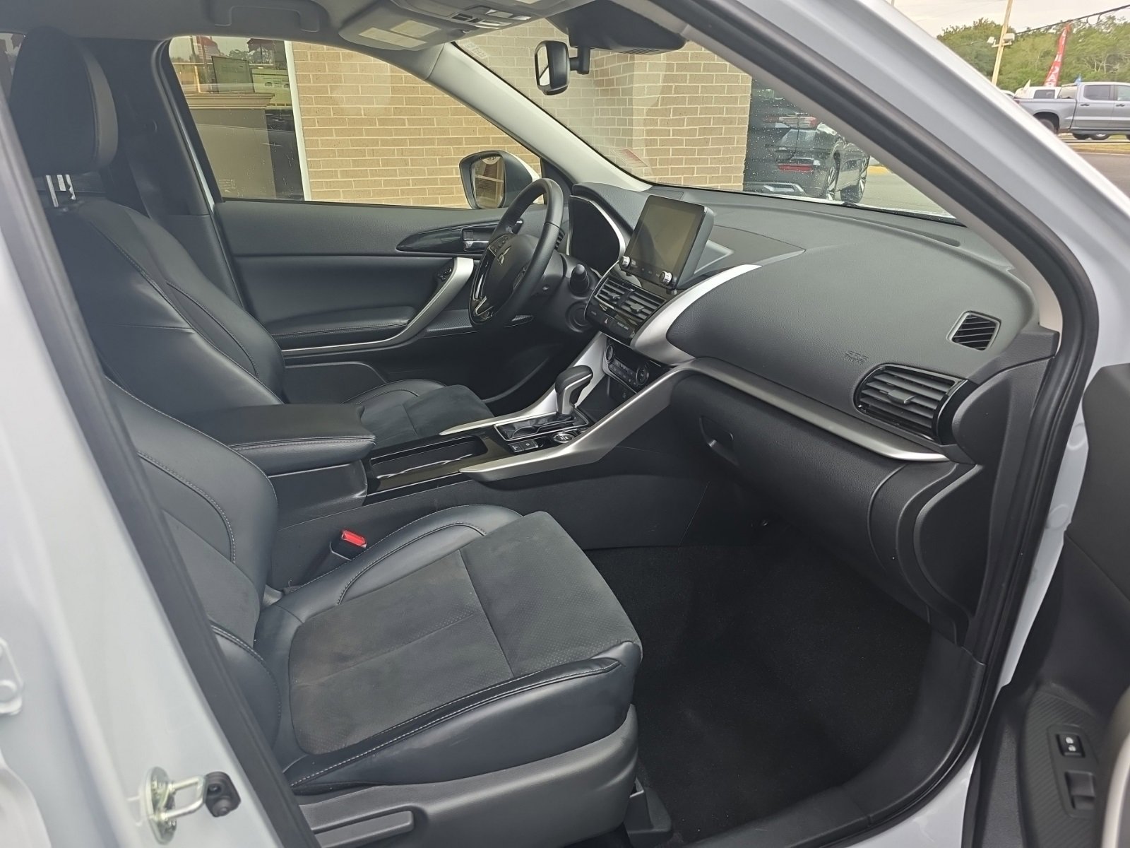 Used 2024 Mitsubishi Eclipse Cross SE image 5