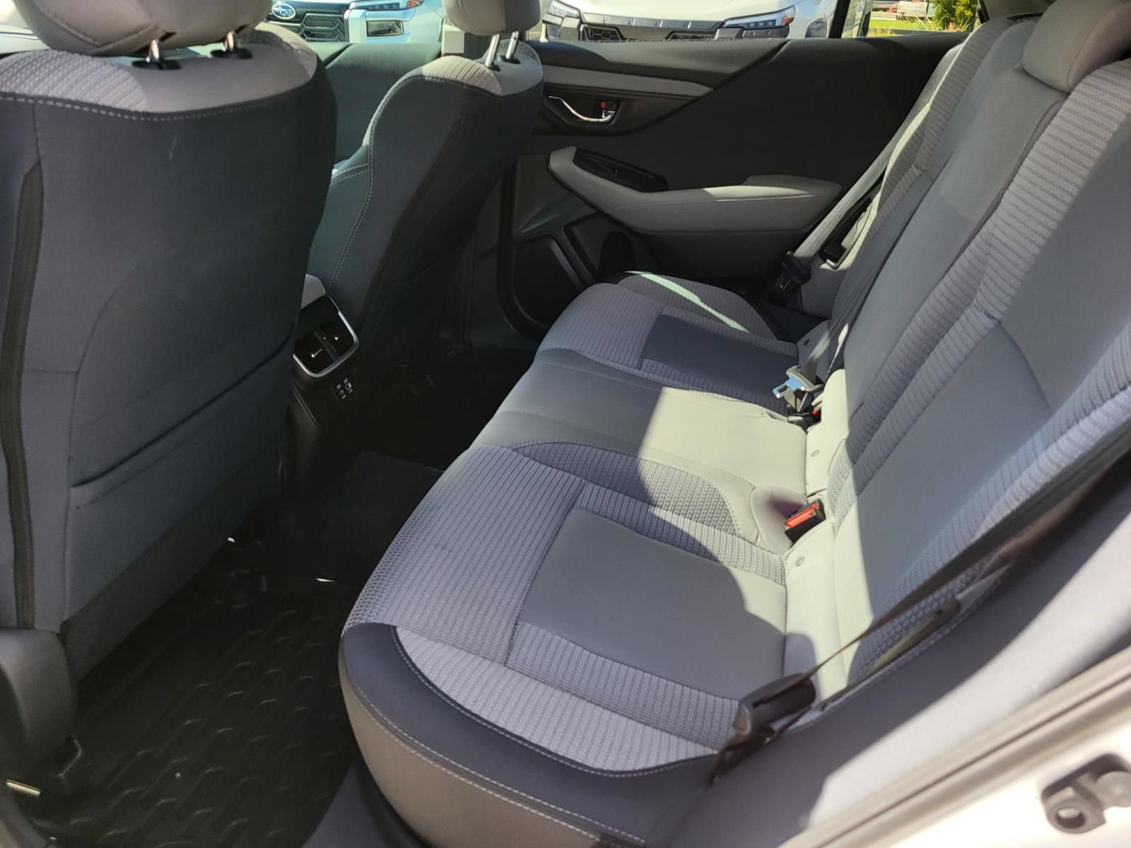 Used 2025 Subaru Outback Premium AWD/4WD image 14