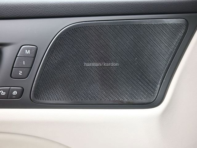 Used 2024 Volvo S60 B5 Plus image 27