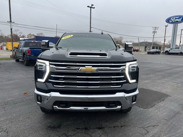 Used 2024 Chevrolet Silverado 2500 LTZ w/ LTZ Convenience Package image 21