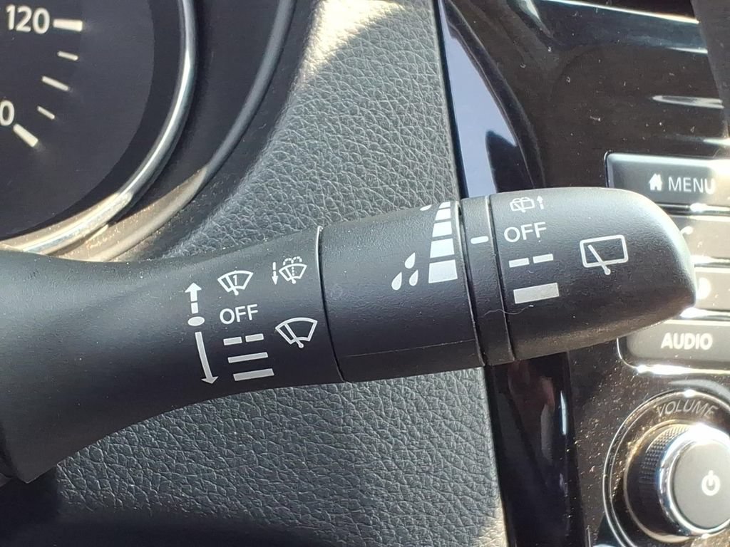 Used 2019 Nissan Rogue S AWD/4WD image 26