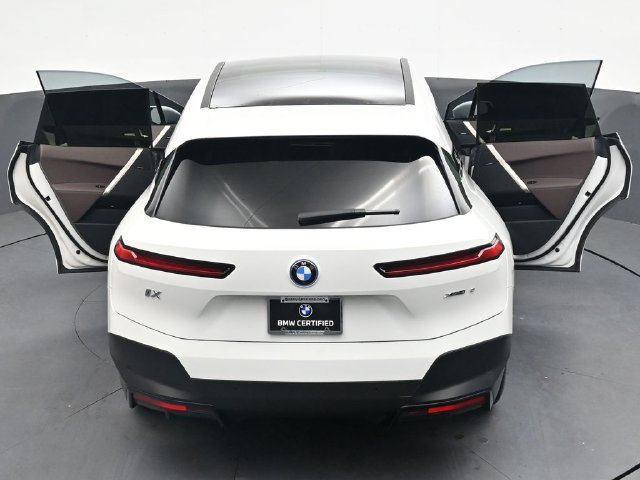 Certified 2024 BMW iX xDrive50 w/ Premium Package AWD/4WD image 40