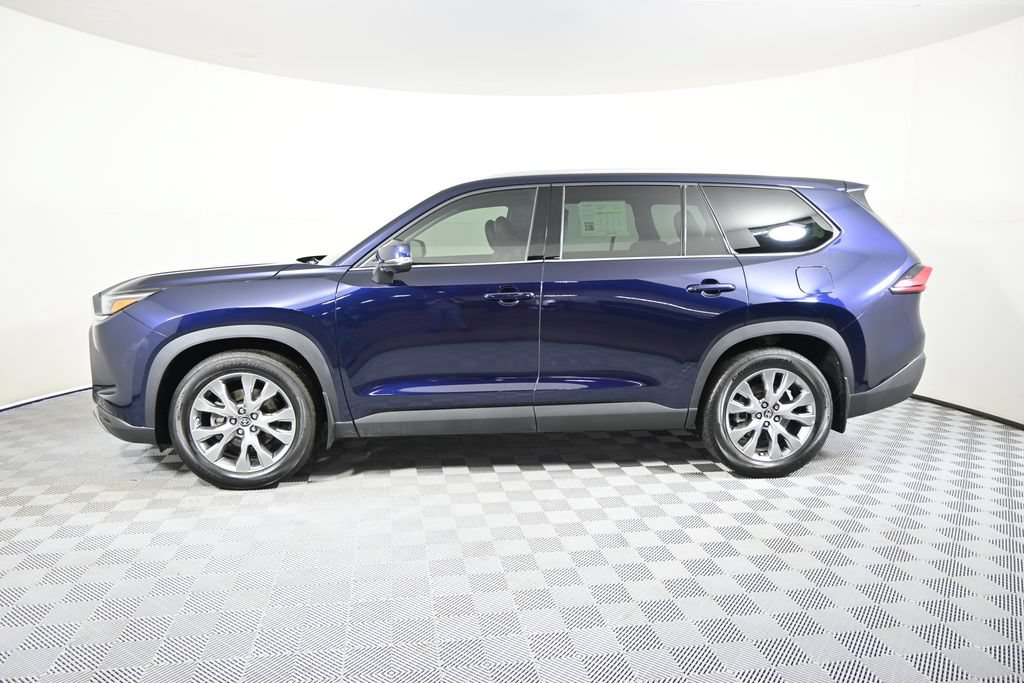 Used 2024 Toyota Grand Highlander AWD image 2