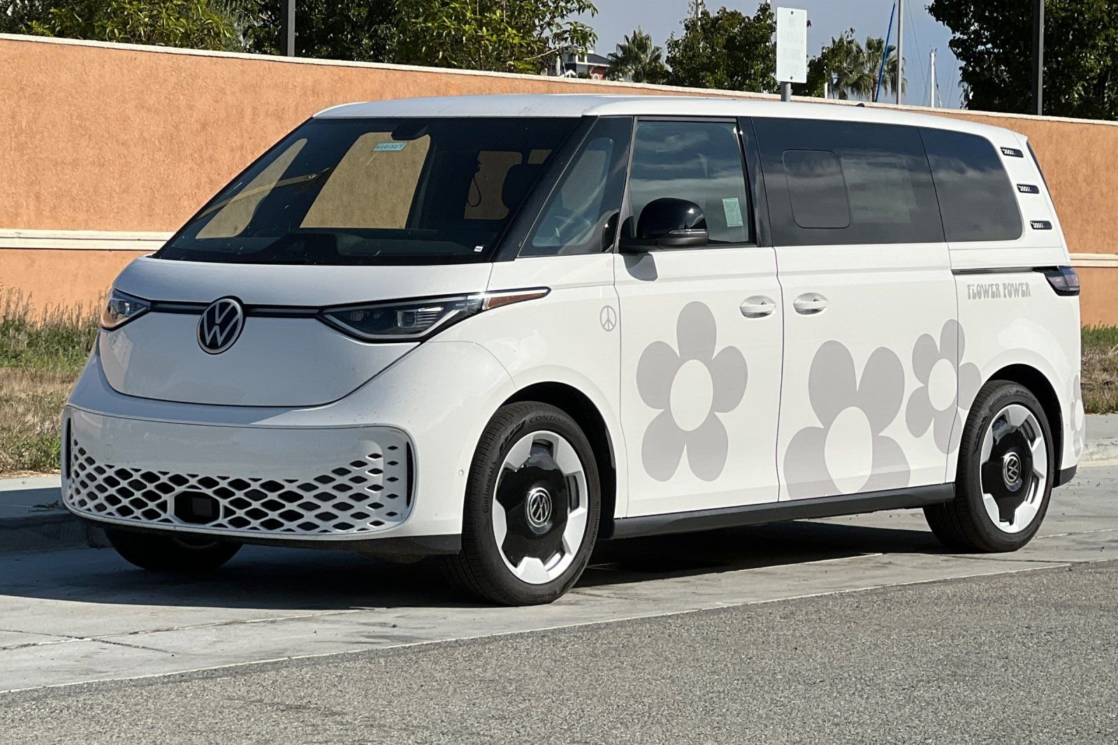 New 2025 Volkswagen ID. Buzz Pro S RWD image 8