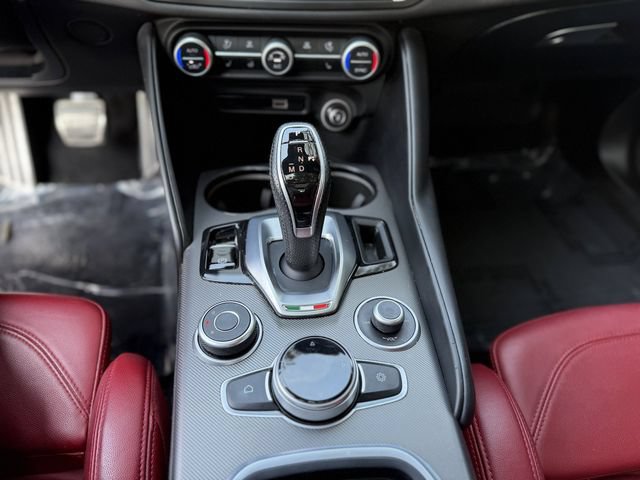 Used 2022 Alfa Romeo Giulia Veloce AWD/4WD image 20