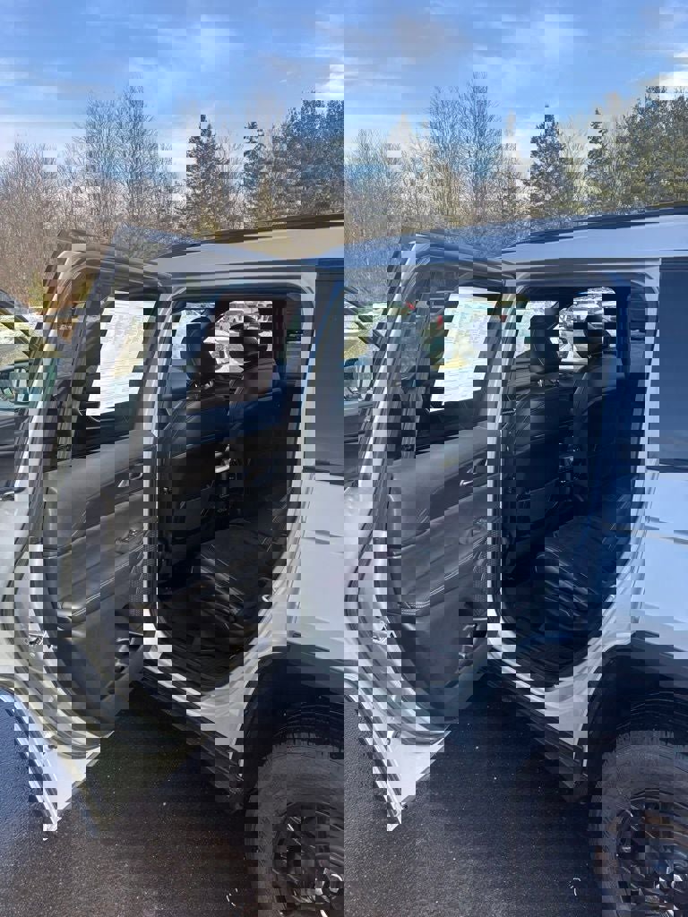 Used 2024 Jeep Grand Cherokee L Laredo image 19