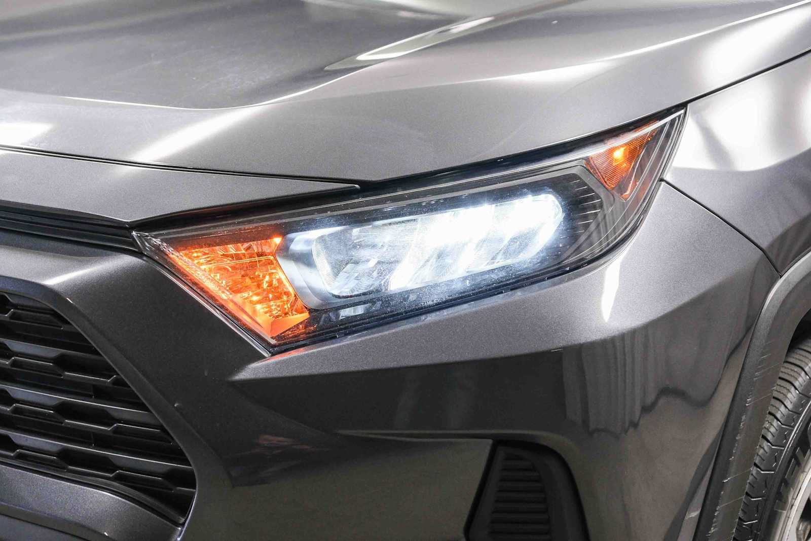 Used 2019 Toyota RAV4 LE w/ All Weather Liner Package AWD/4WD image 12