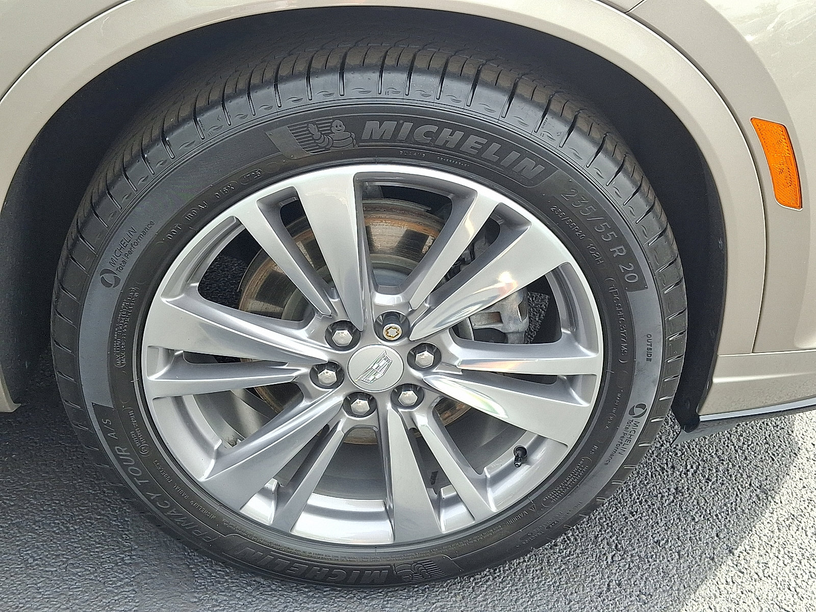 Used 2022 Cadillac XT6 Premium Luxury image 9