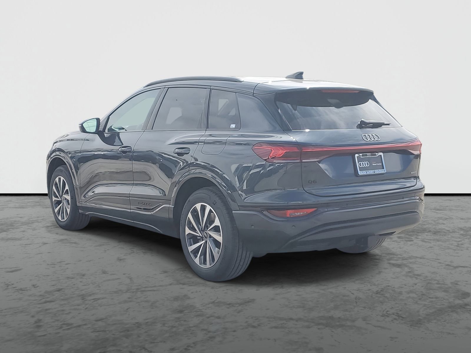 New 2025 Audi Q6 e-tron Premium Plus AWD/4WD image 3