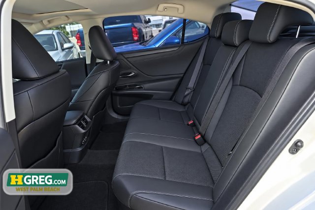 Used 2024 Lexus ES 300h w/ Premium Package FWD image 12