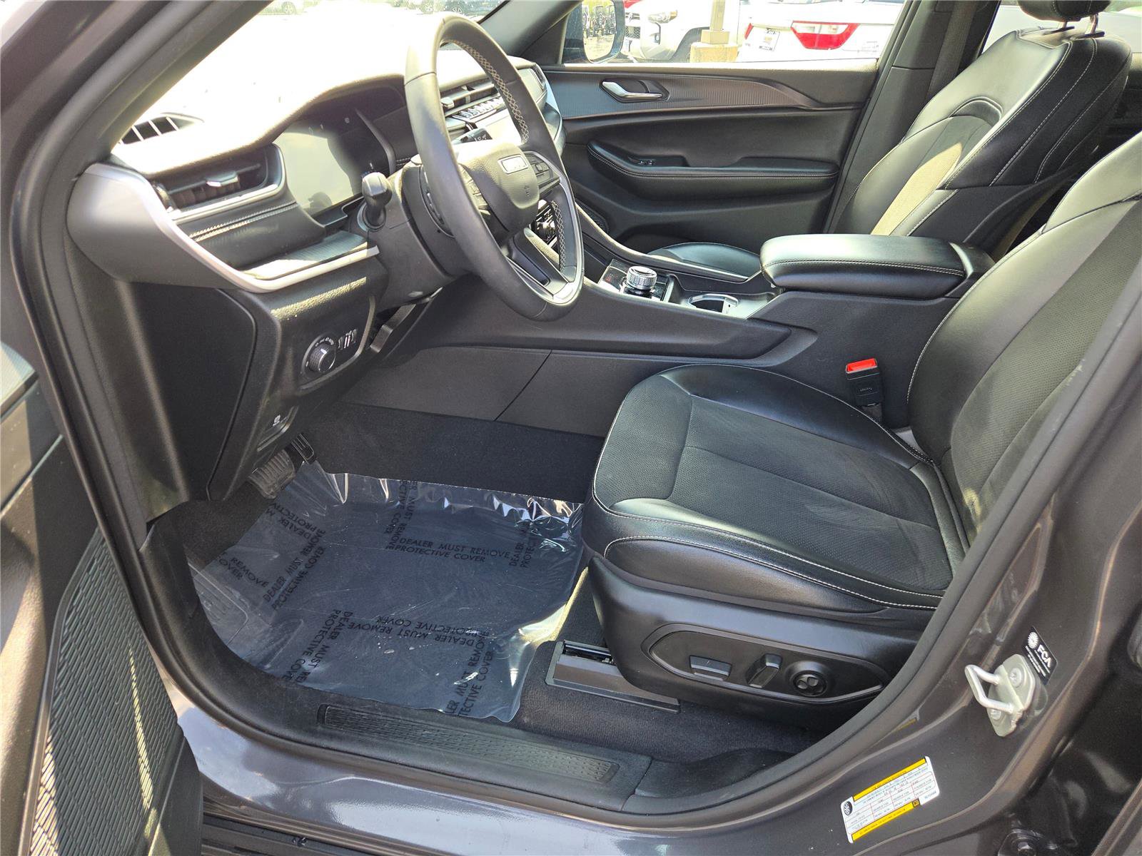 Used 2024 Jeep Grand Cherokee Altitude image 26