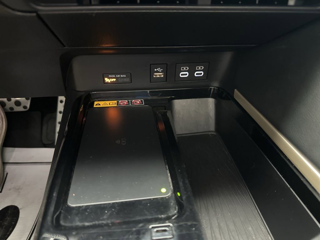 Used 2025 Toyota Camry XSE w/ Premium Plus Package image 25