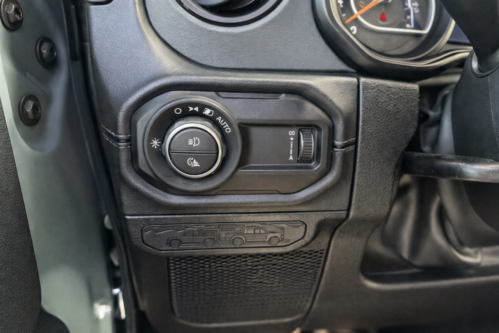 Used 2026 Jeep Gladiator Mojave AWD/4WD image 18