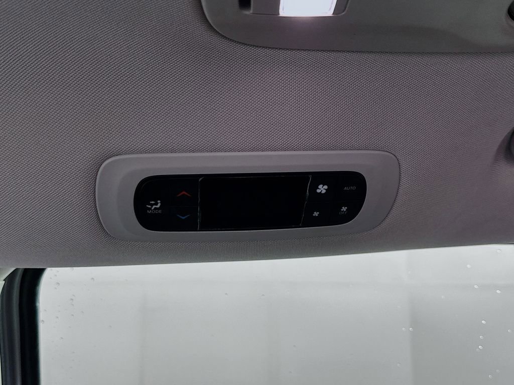 Certified 2024 Chrysler Pacifica Touring-L image 35
