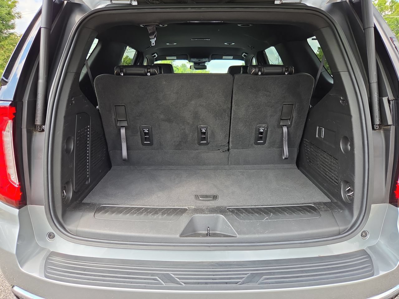 Used 2023 GMC Yukon SLT RWD image 26
