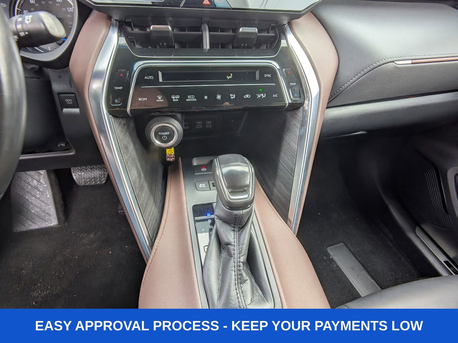 Used 2023 Toyota Venza XLE image 28