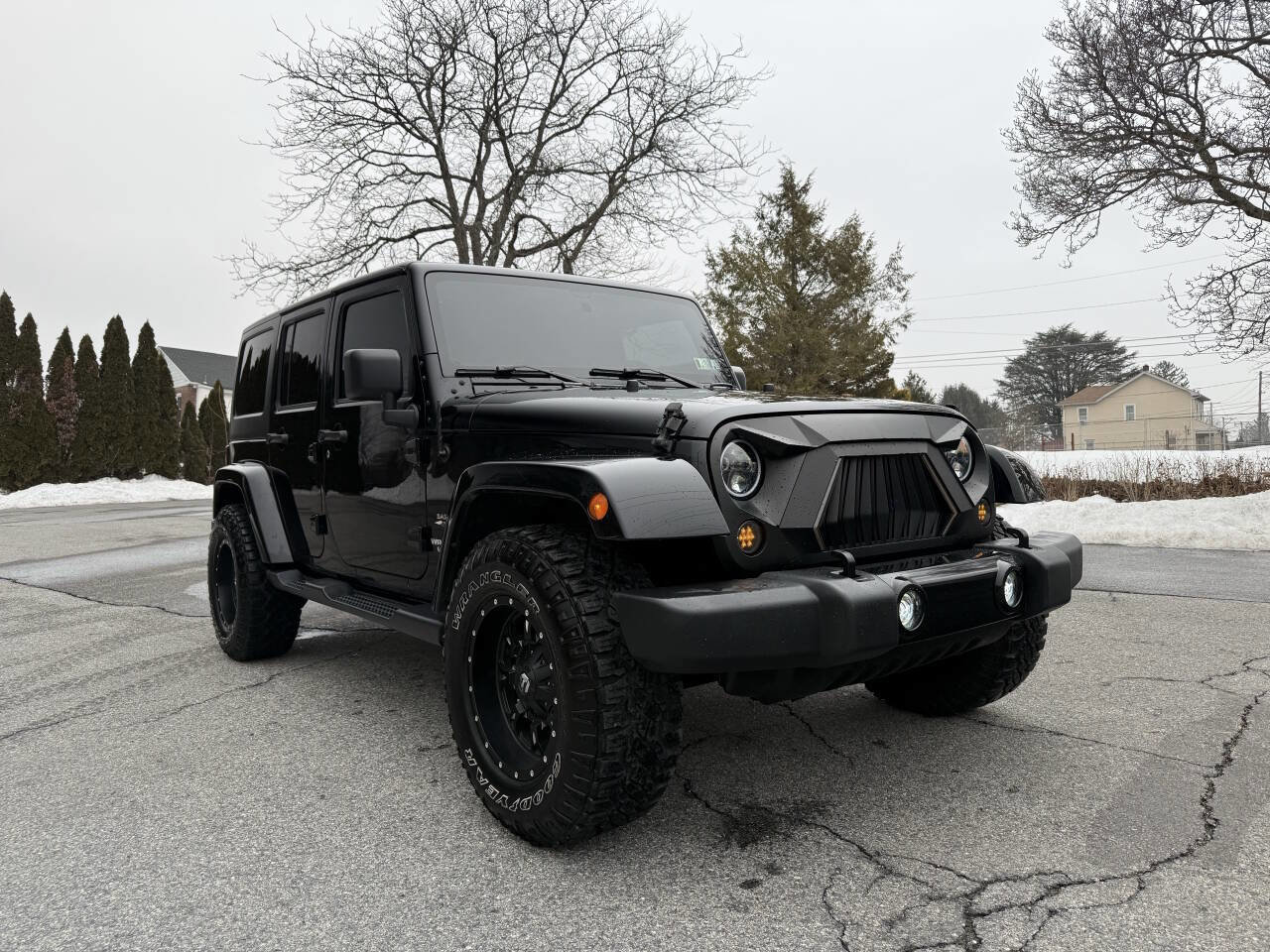 Used 2017 Jeep Wrangler Unlimited Sahara w/ Connectivity Group image 5