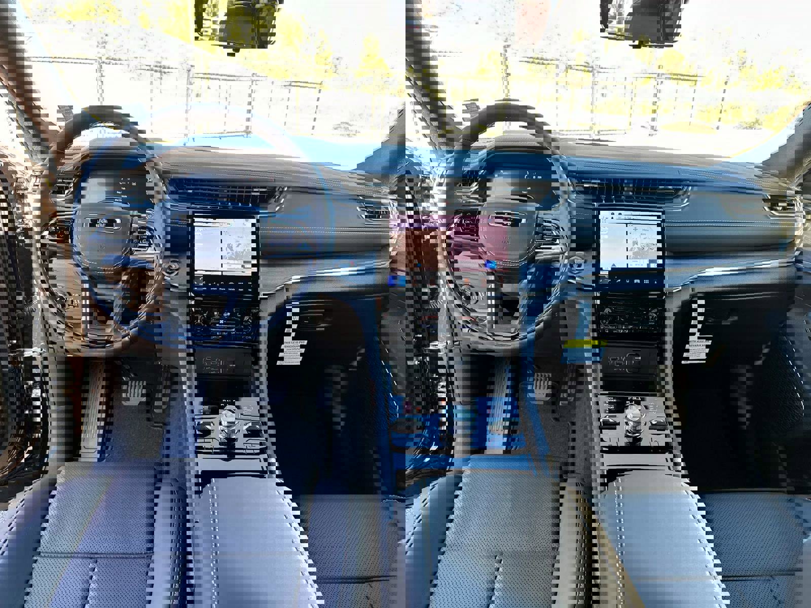 New 2025 Jeep Grand Cherokee L Overland w/ Advanced Protech Group III image 19