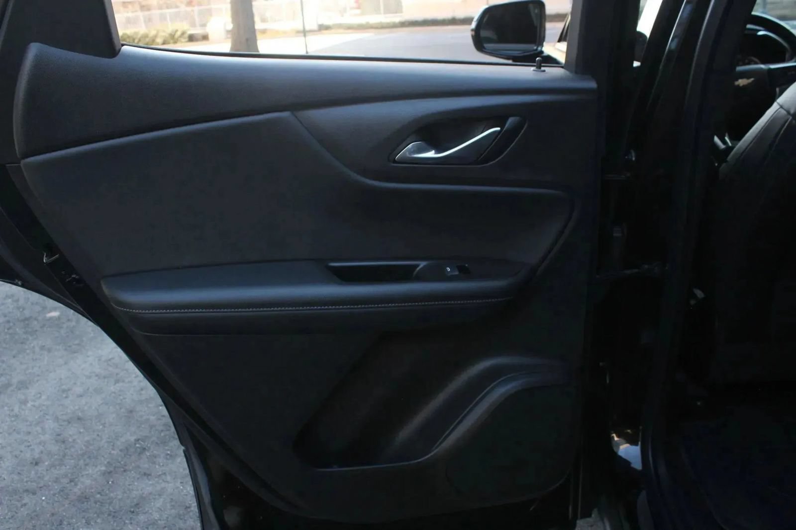 Used 2019 Chevrolet Blazer LT w/ Sound & Technology Package FWD image 19