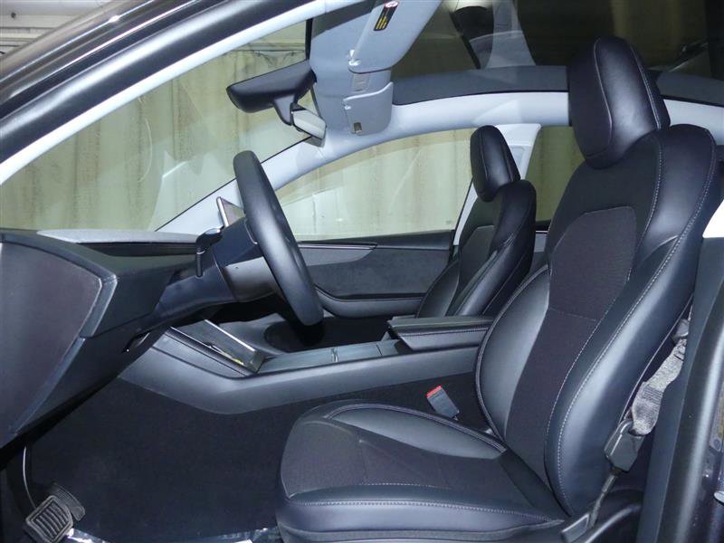 Used 2026 Tesla Model Y Long Range RWD image 18