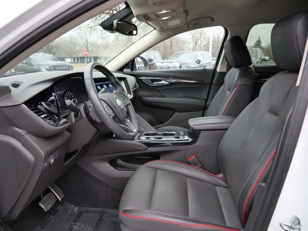 Used 2022 Buick Envision Essence w/ Sport Touring Package image 12